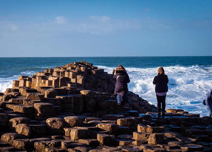 Dunluce Castle & Giant's Causeway Guided Tour from Belfast