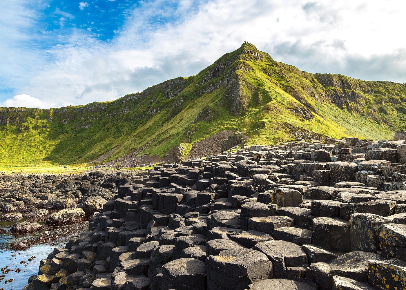 Dunluce Castle & Giant's Causeway Sightseeing Day Tour